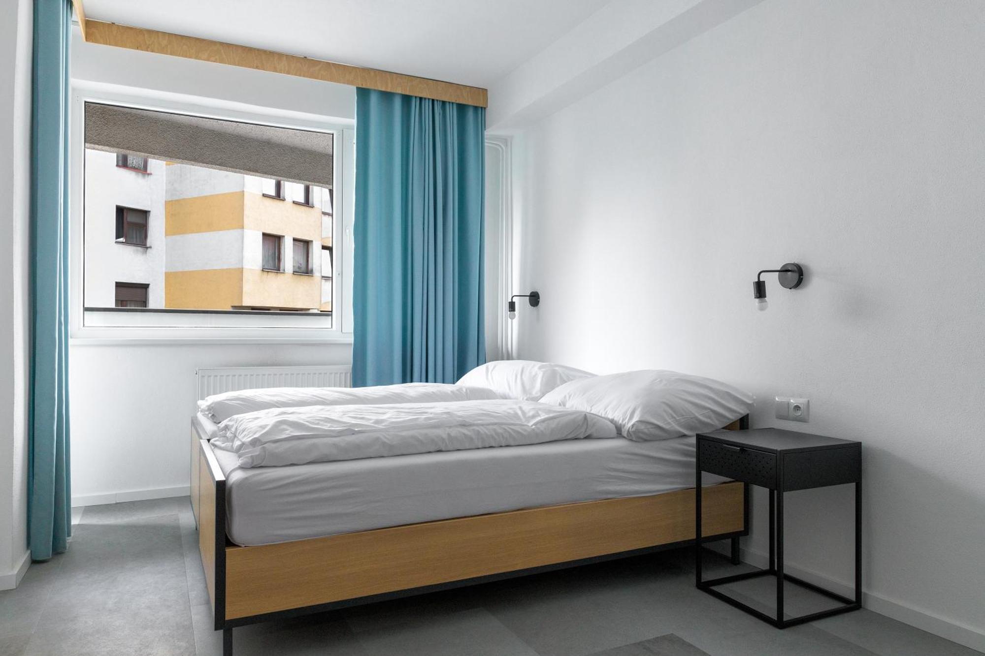 Izy Stay Hostel Bratislava Exterior photo