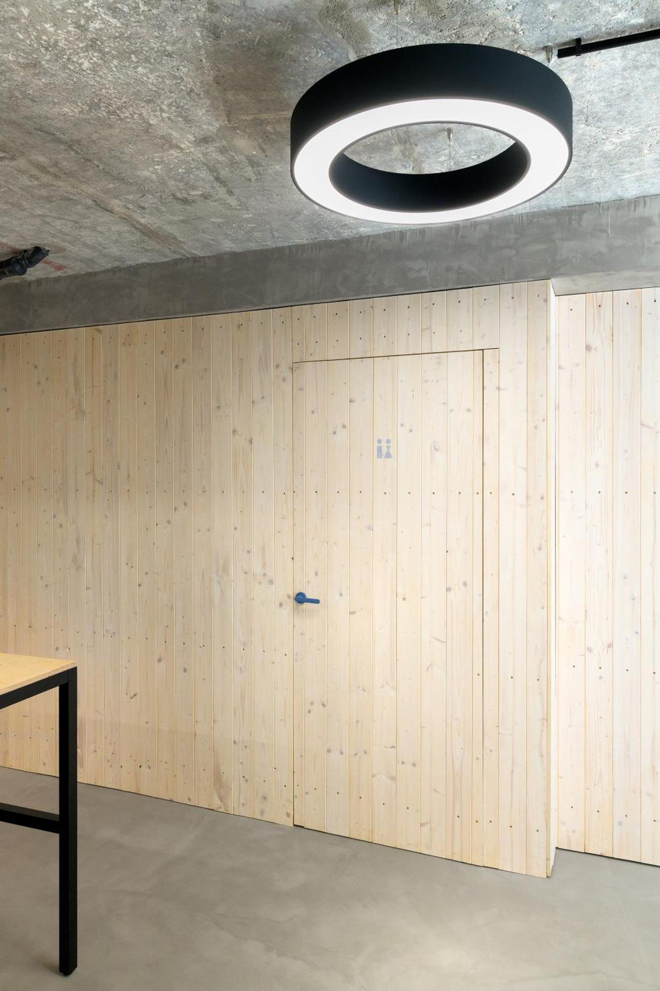 Izy Stay Hostel Bratislava Exterior photo